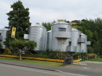 Près de Christchurch, des "maisons", ou petites cabines pour les vacances dans des silos. Le projet a remporté des prix de design.