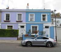 Notting Hill, de jolies petites maisons, de jolies petites voitures